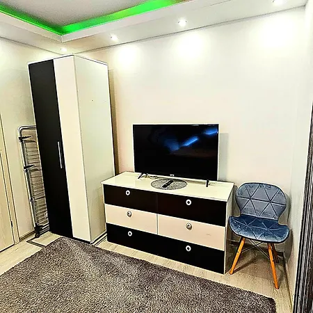 Luxury Paul Green, Private & Accessible * Brassó